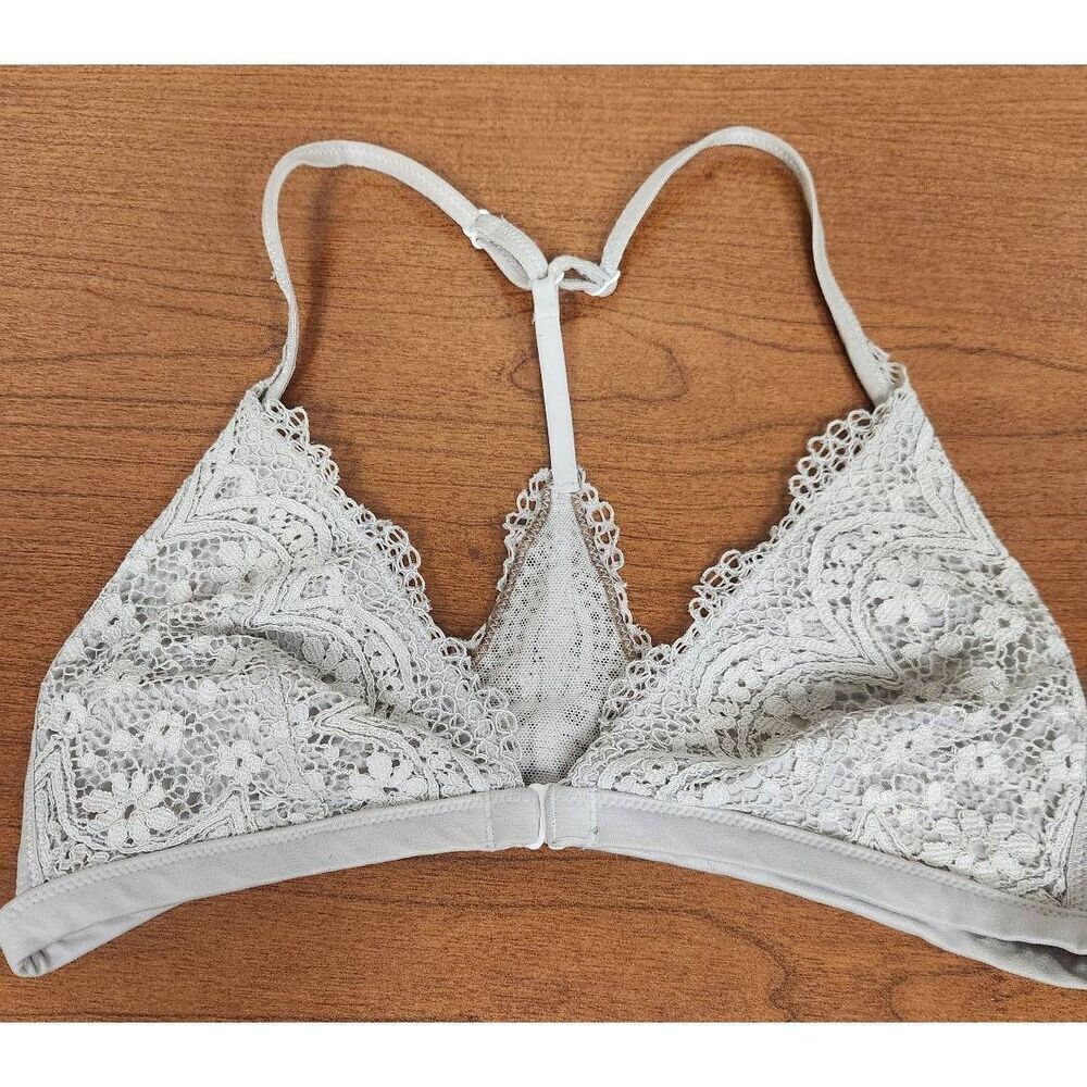 Victoria’s Secret Bralette Body By Victoria size MEDIUM Tope Lace Racerback Fron